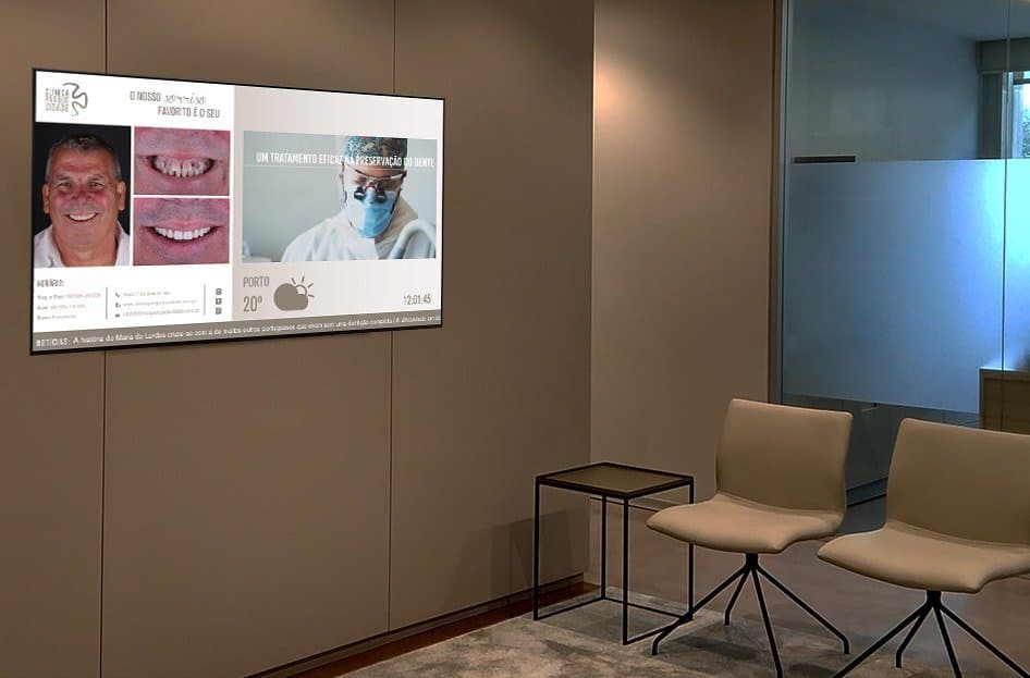 Multimedia content projection